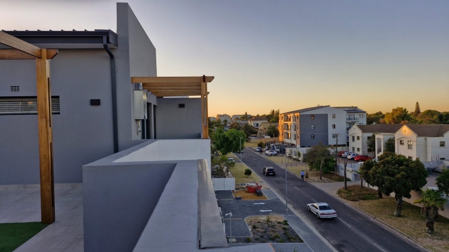 1 Bedroom Property for Sale in Table View Western Cape